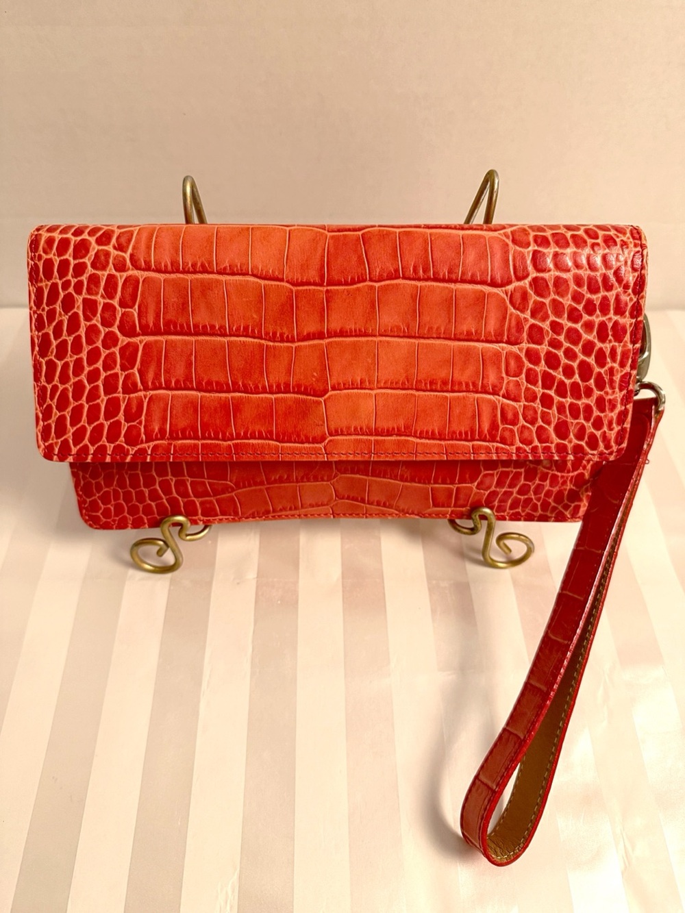 PATINA Croc Embossed Leather Wristlet Clutch – Leather Lined
